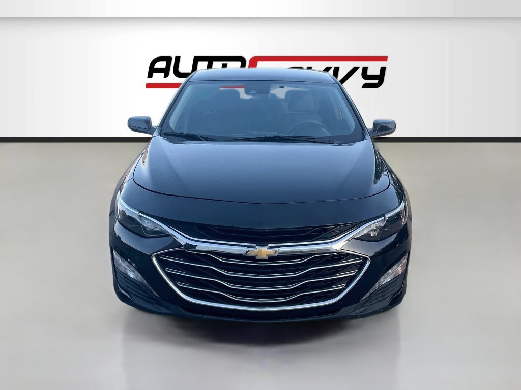 Used 2024 Chevrolet Malibu LT FWD image 2