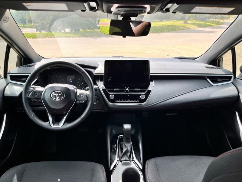 Used 2025 Toyota Corolla SE image 36