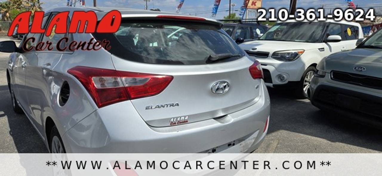 Used 2016 Hyundai Elantra GT FWD image 11