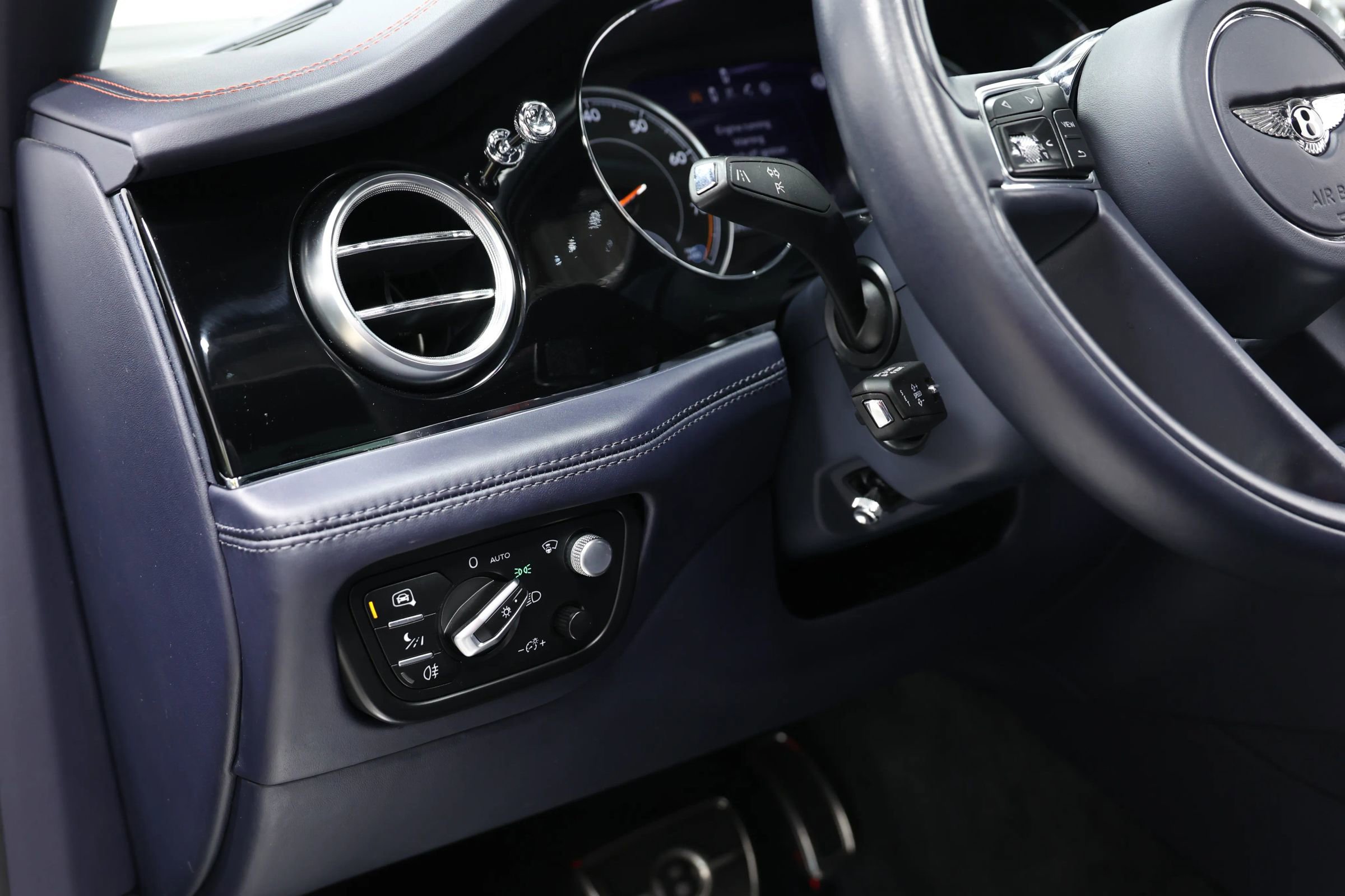 Used 2019 Bentley Bentayga AWD/4WD image 22