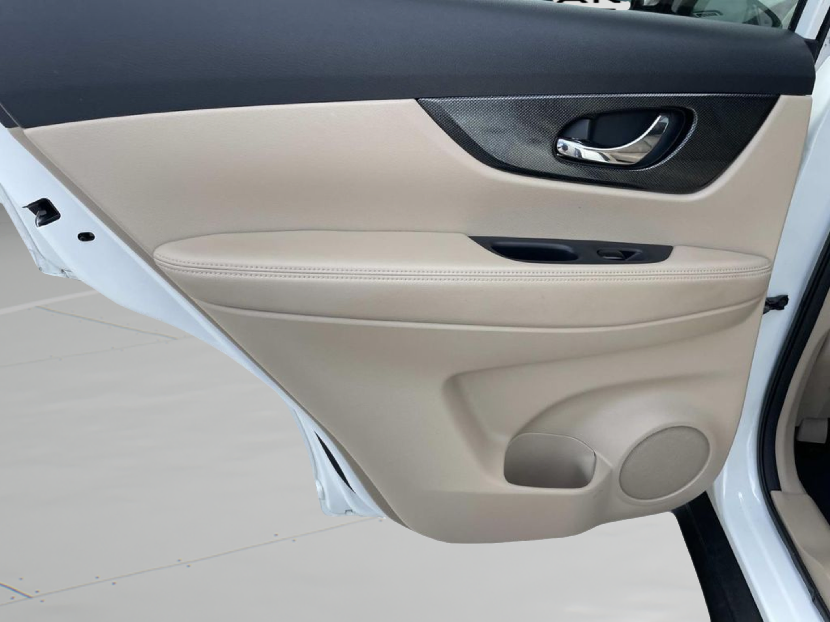 Used 2015 Nissan Rogue SL w/ SL Premium Package FWD image 13
