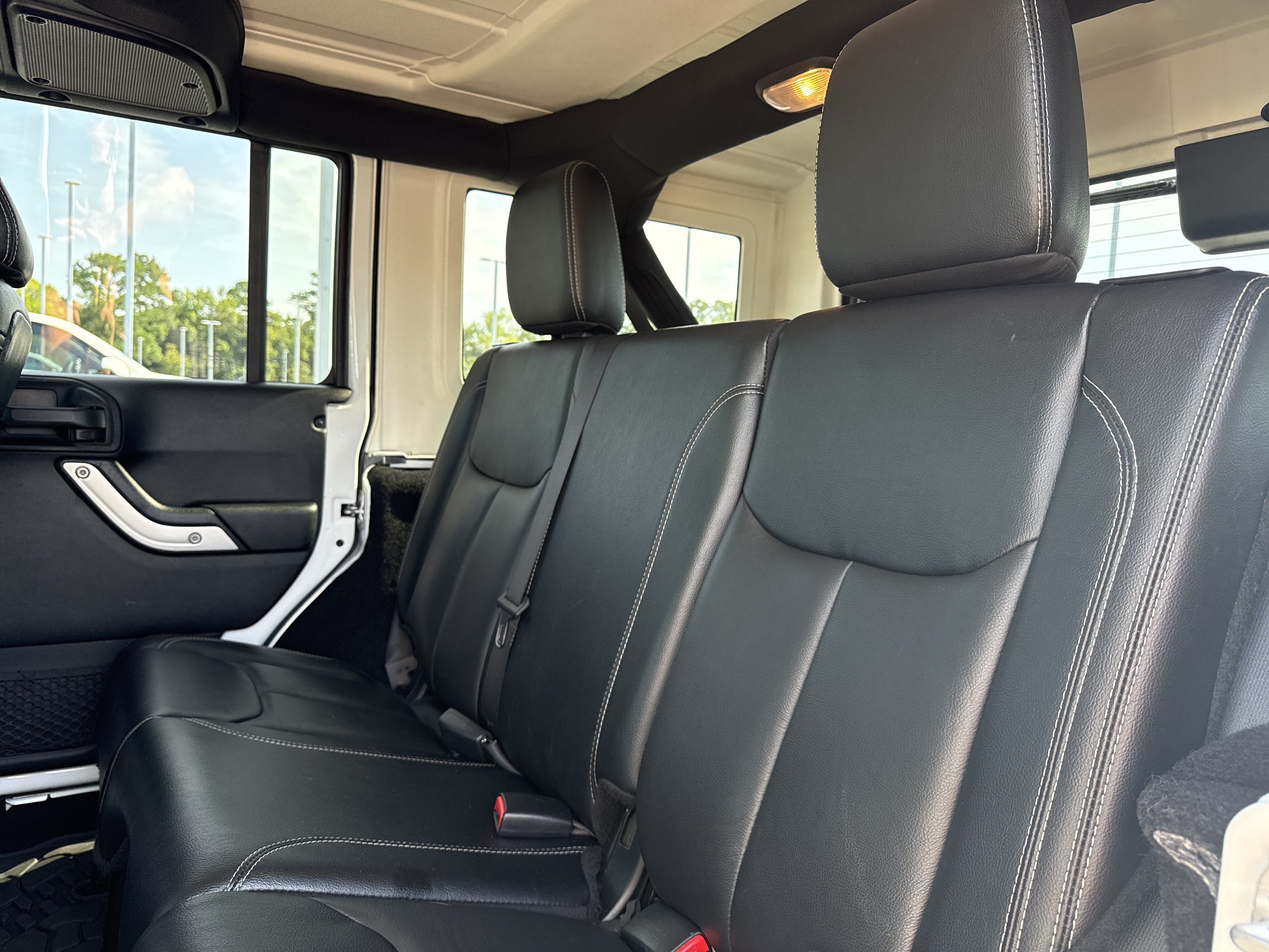 Used 2018 Jeep Wrangler Unlimited Sahara w/ Max Tow Package AWD/4WD image 29