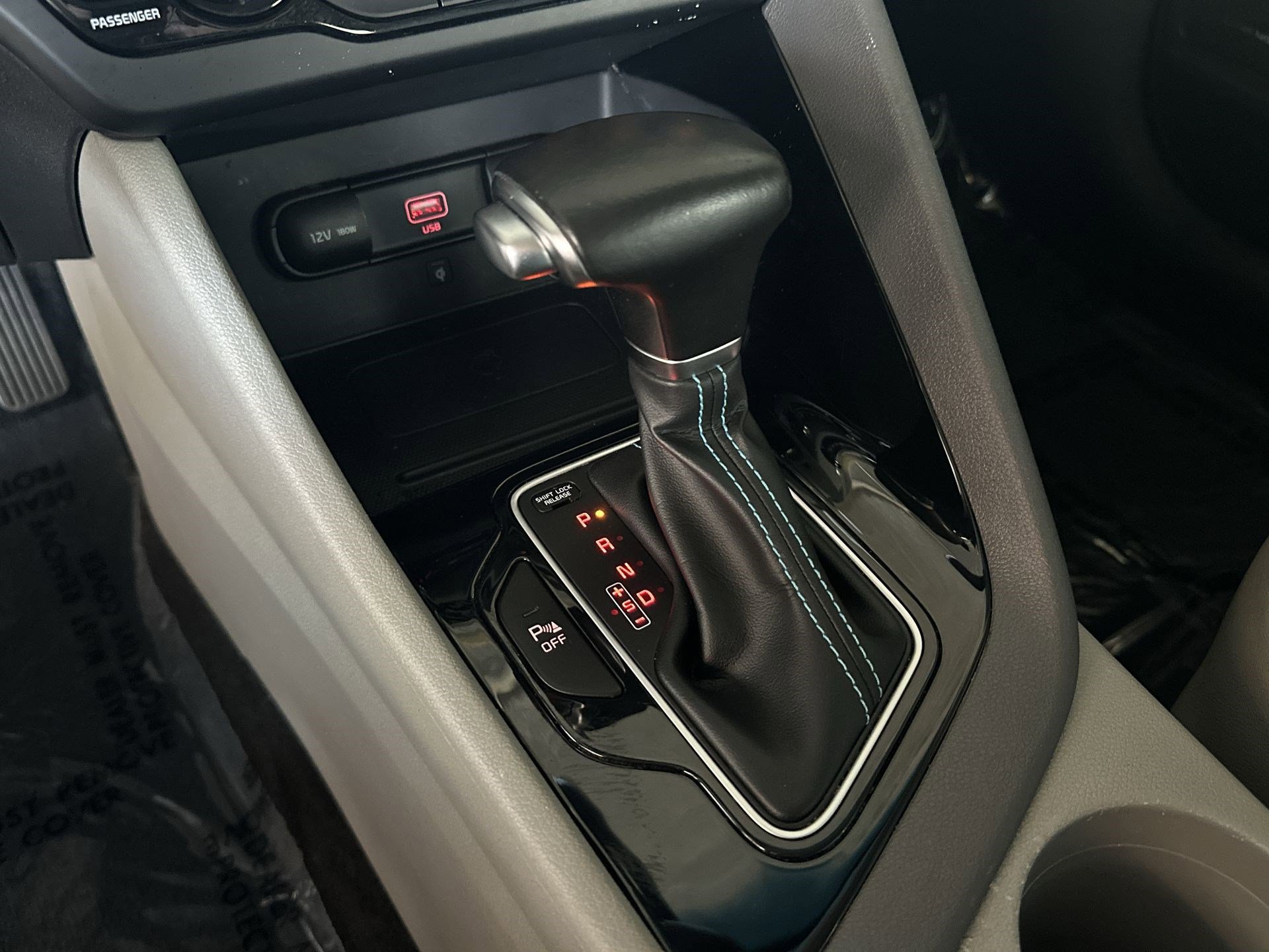 Certified 2022 Kia Niro EX Premium image 22