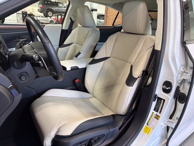 Used 2025 Lexus ES 300h w/ Technology Package FWD image 13