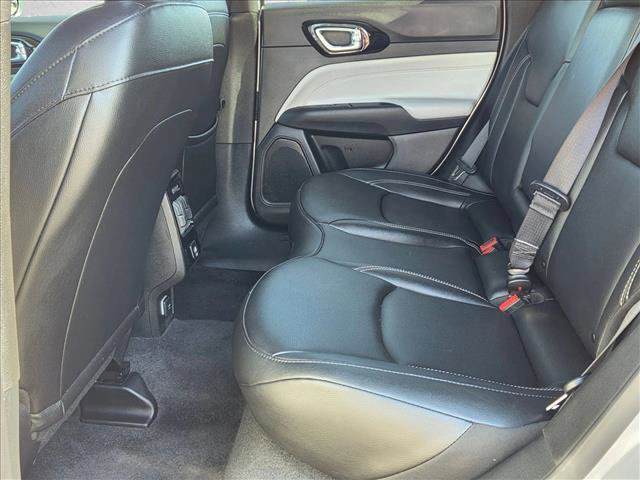 Used 2025 Jeep Compass Limited image 18