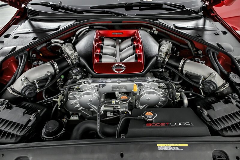 Used 2018 Nissan GT-R Premium AWD/4WD image 17