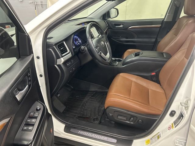 Used 2018 Toyota Highlander Limited image 9