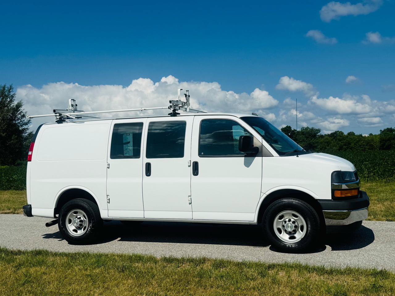Used 2020 Chevrolet Express 2500 w/ Driver Convenience Package RWD image 6