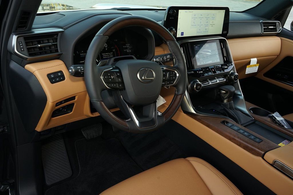 Used 2026 Lexus LX 600 4WD w/ Accessory Package (Z1) image 8