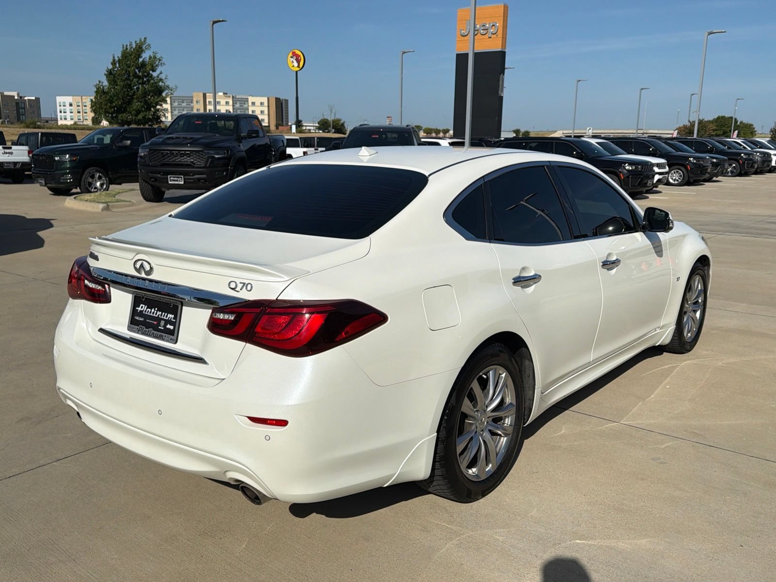 Used 2019 INFINITI Q70 Luxe w/ Proactive Package RWD image 5
