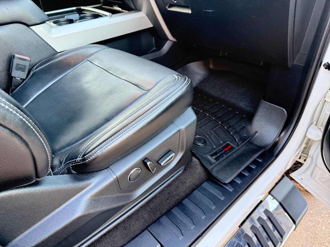 Used 2017 Ford F350 Lariat w/ Lariat Value Package image 25