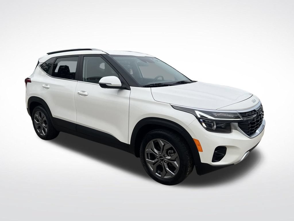 Certified 2024 Kia Seltos S FWD image 3