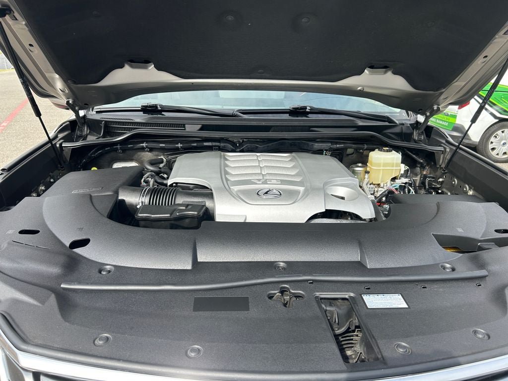 Used 2021 Lexus LX 570 4WD w/ Luxury Package image 29
