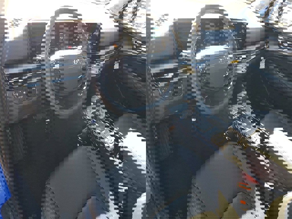 New 2026 Kia Sportage EX image 6