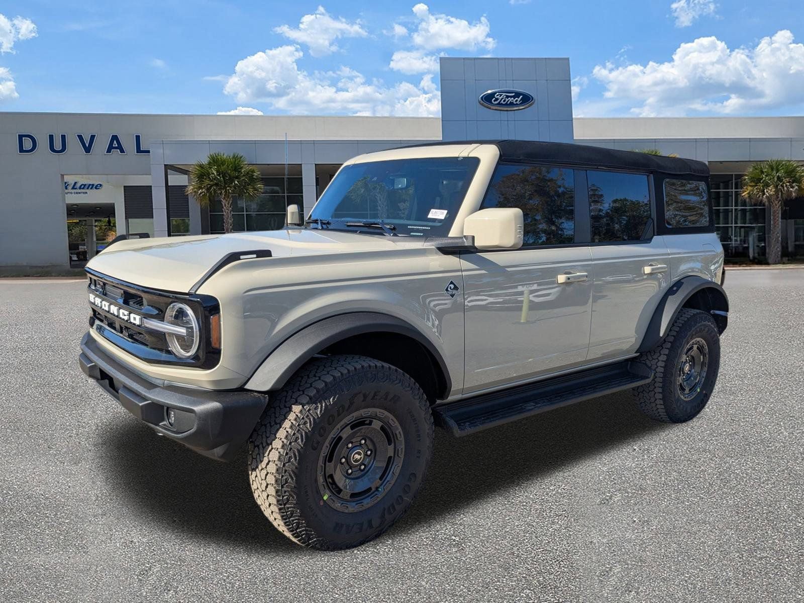 New 2025 Ford Bronco Outer Banks w/ Sasquatch Package AWD/4WD image 8