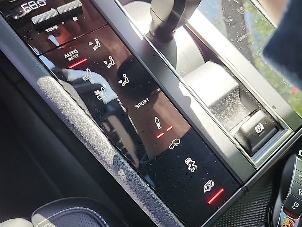 Used 2024 Porsche Macan GTS AWD/4WD image 19