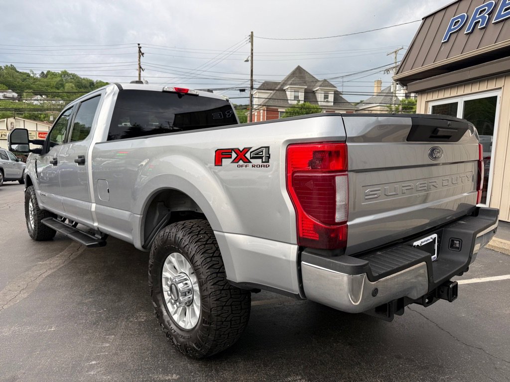 Used 2022 Ford F350 XLT w/ XLT Value Package AWD/4WD image 3