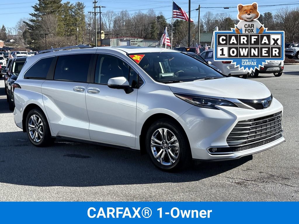 Used 2024 Toyota Sienna Platinum image 2