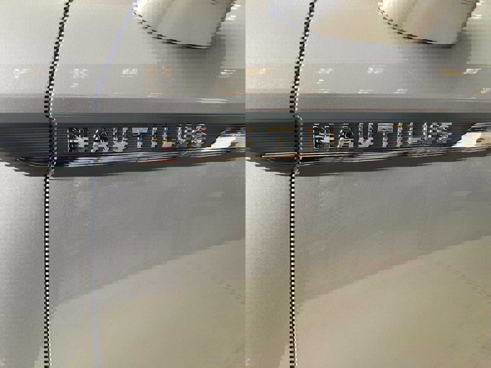 Certified 2021 Lincoln Nautilus FWD w/ Equipment Group 101A image 12