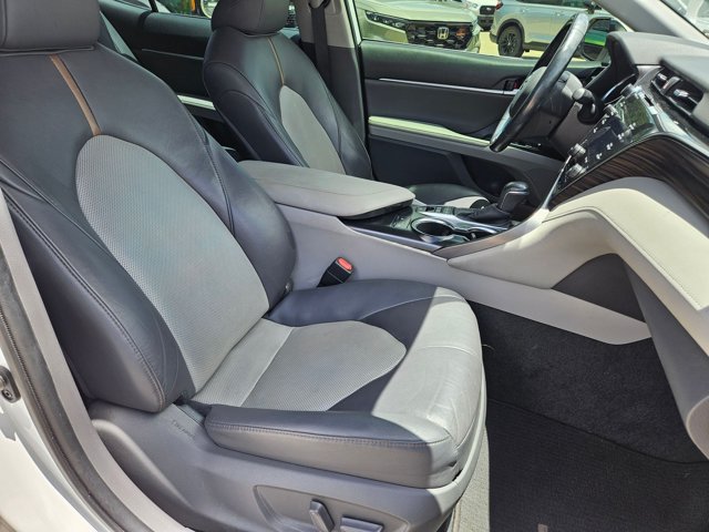 Used 2020 Toyota Camry XLE FWD image 19