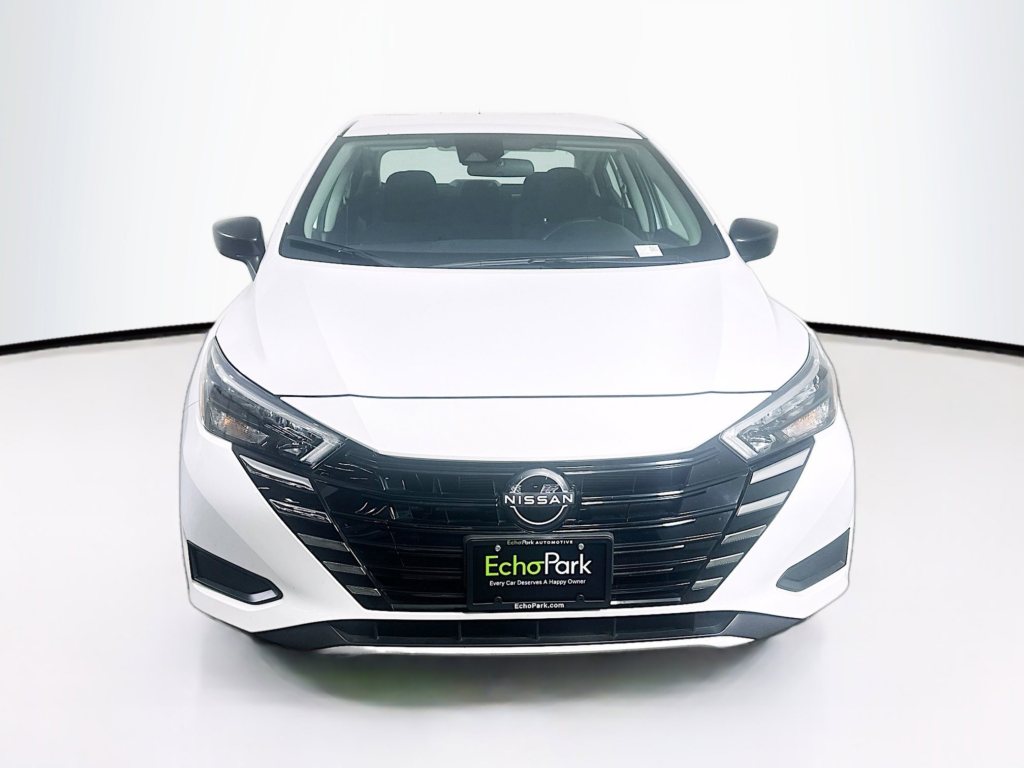 Used 2025 Nissan Versa S image 2