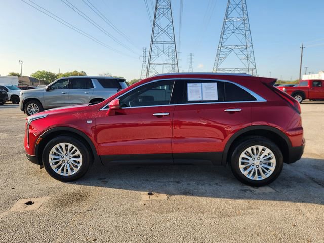 Used 2024 Cadillac XT4 Luxury w/ Cold Weather Package FWD image 4