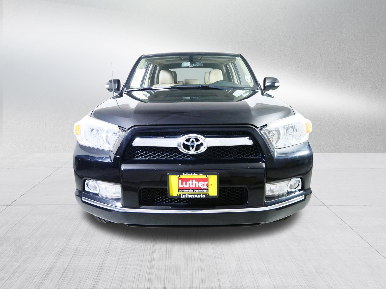 Used 2012 Toyota 4Runner Limited w/ Convenience Pkg AWD/4WD image 2