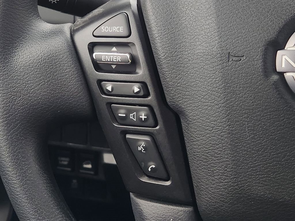 Used 2024 Nissan Frontier SV image 27
