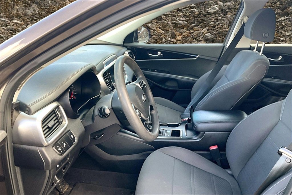 Used 2019 Kia Sorento LX image 22