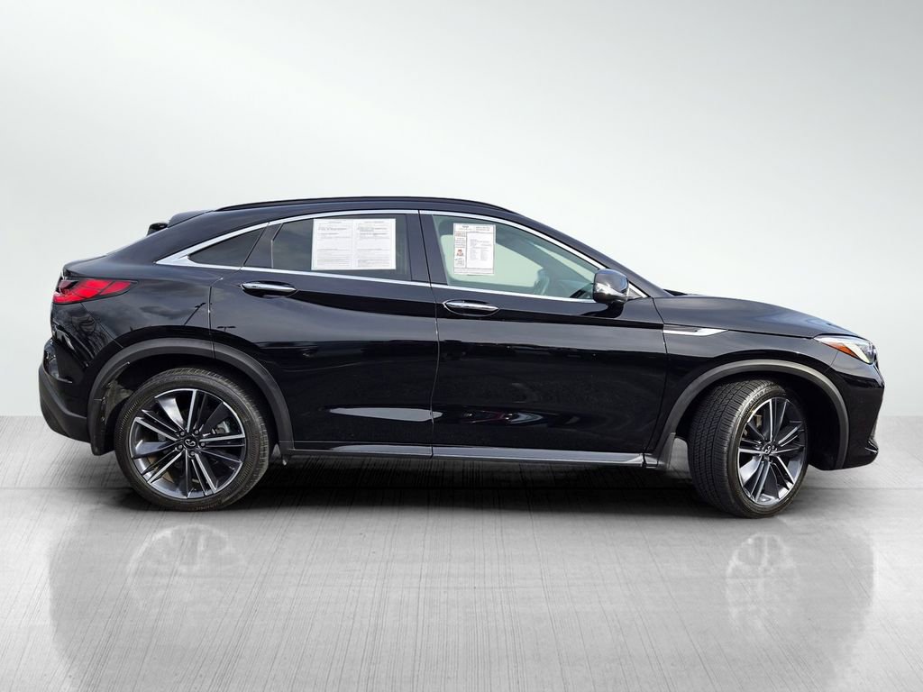 Used 2023 INFINITI QX55 Essential image 3