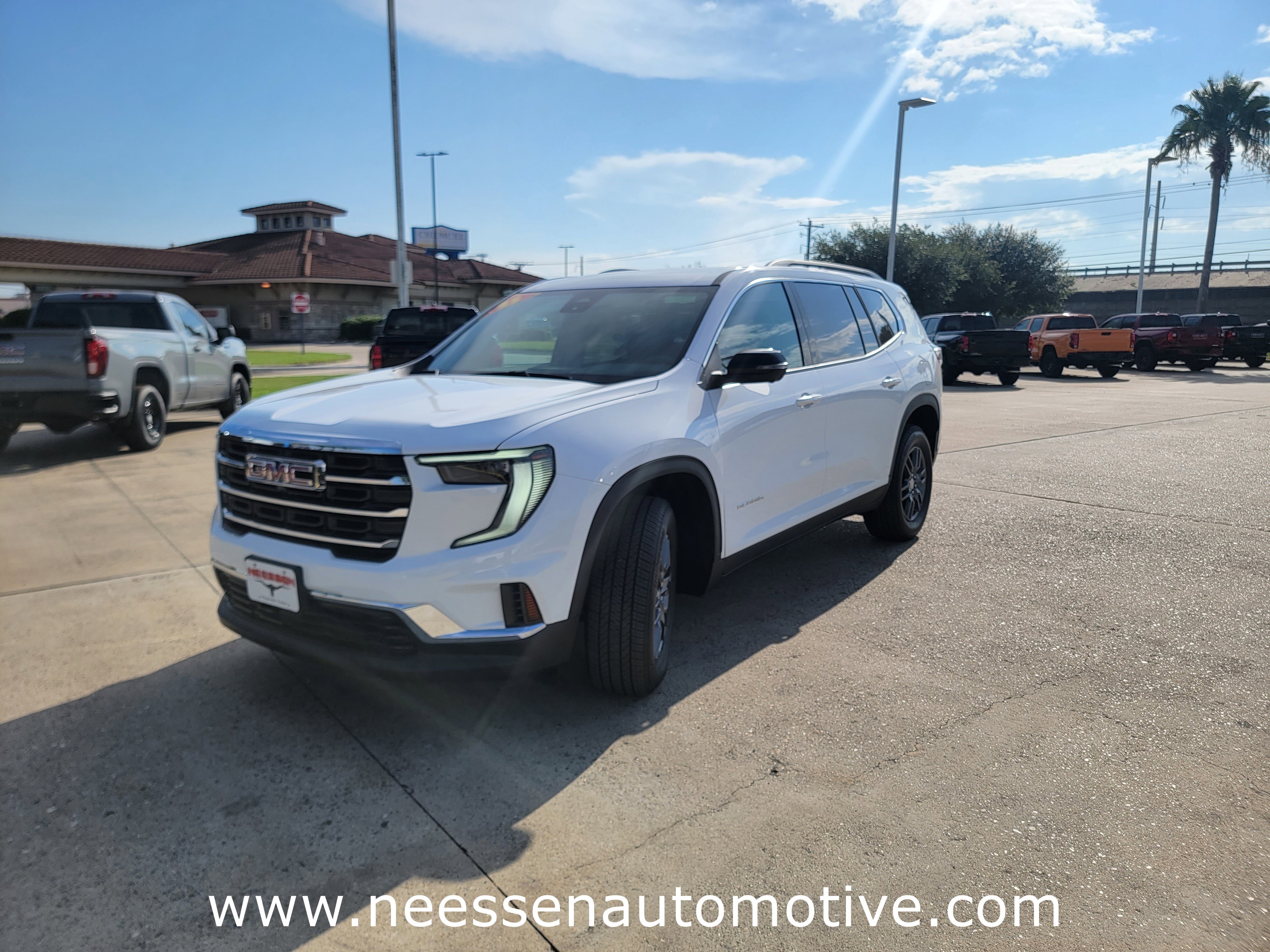 Used 2025 GMC Acadia Elevation image 3