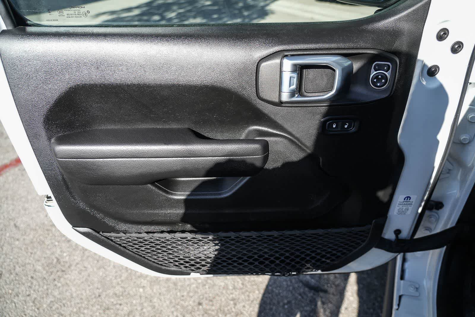 Used 2023 Jeep Gladiator Sport AWD/4WD image 20