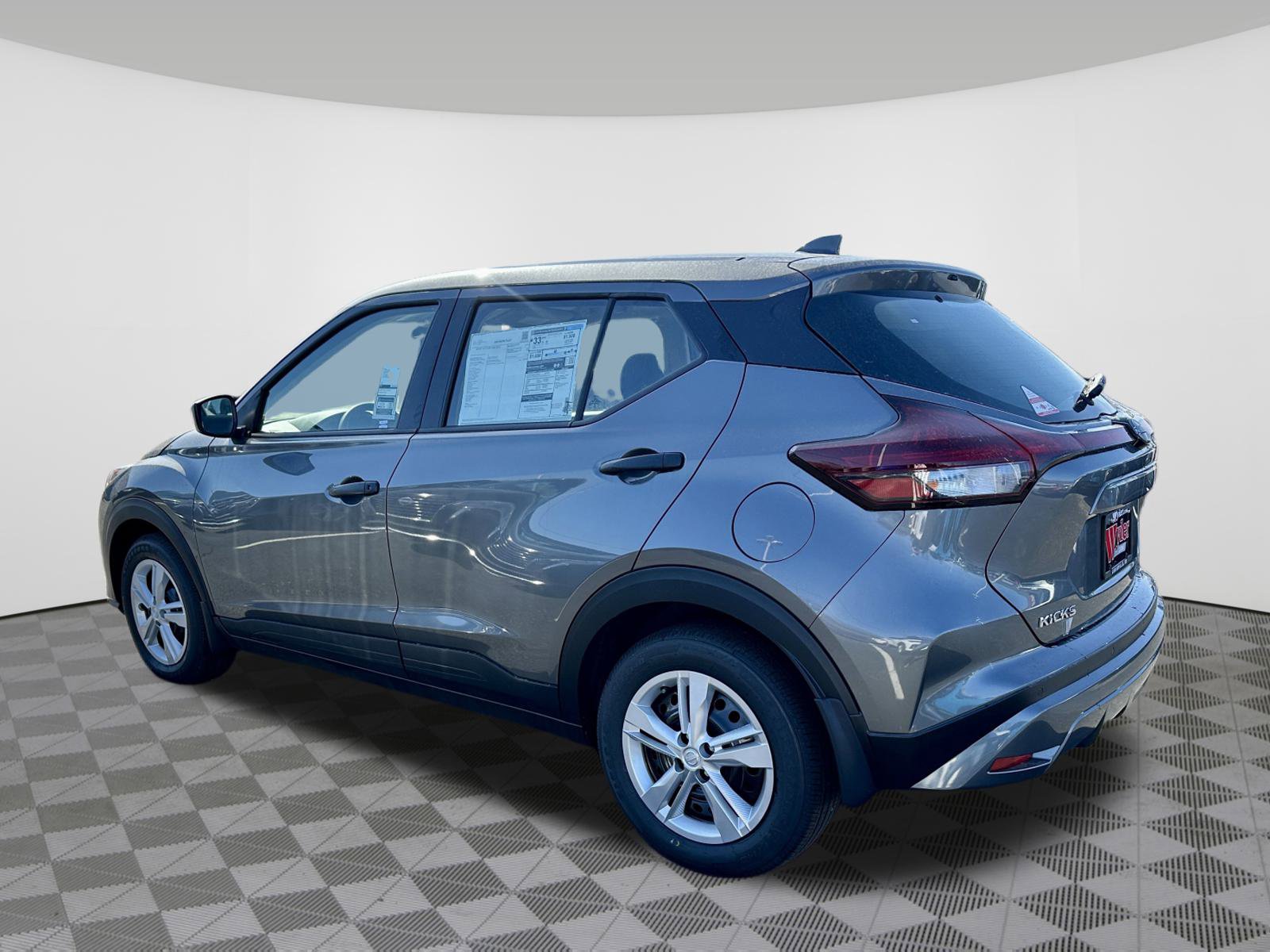 New 2025 Nissan Kicks Play S image 9