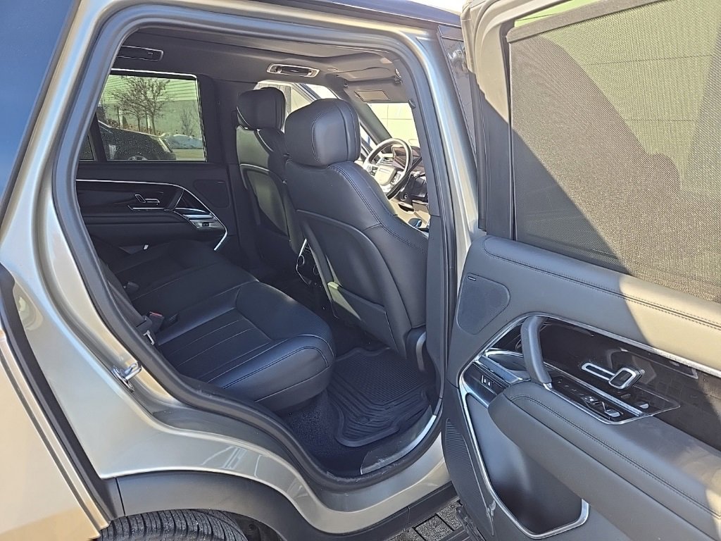 Certified 2024 Land Rover Range Rover SE image 19