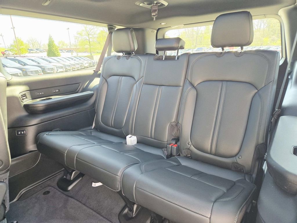 New 2026 Jeep Grand Wagoneer L 4WD w/ Premium Group I image 18