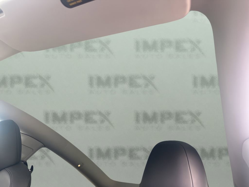 Used 2021 Tesla Model Y Long Range image 11