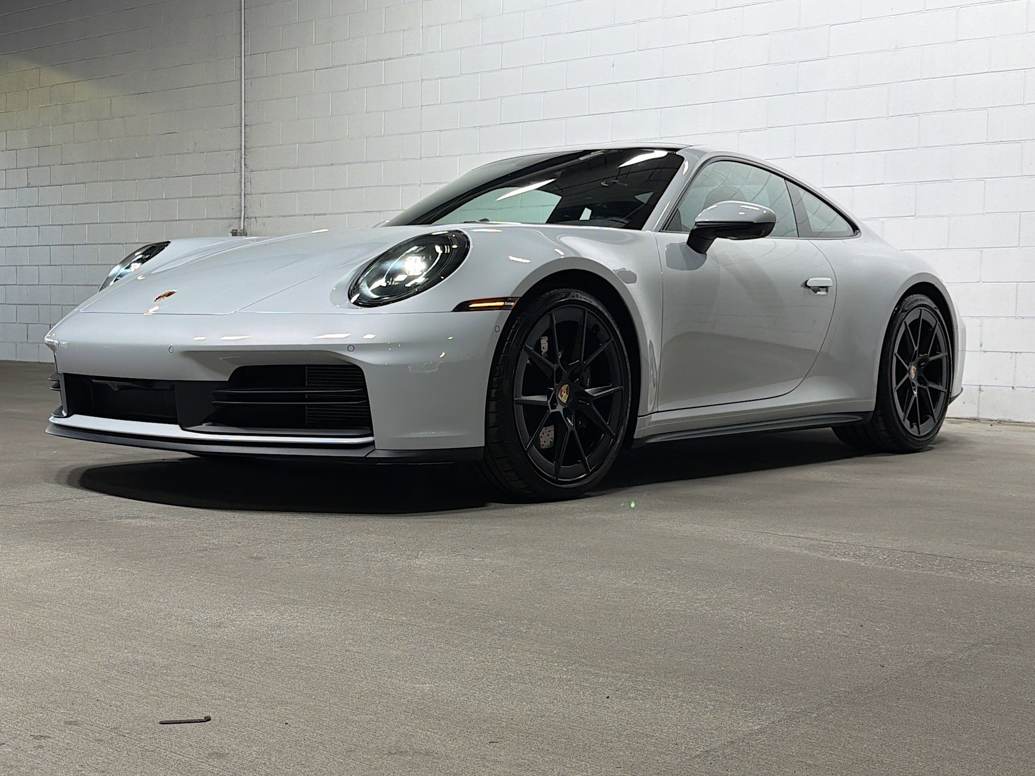 Used 2025 Porsche 911 Carrera image 1