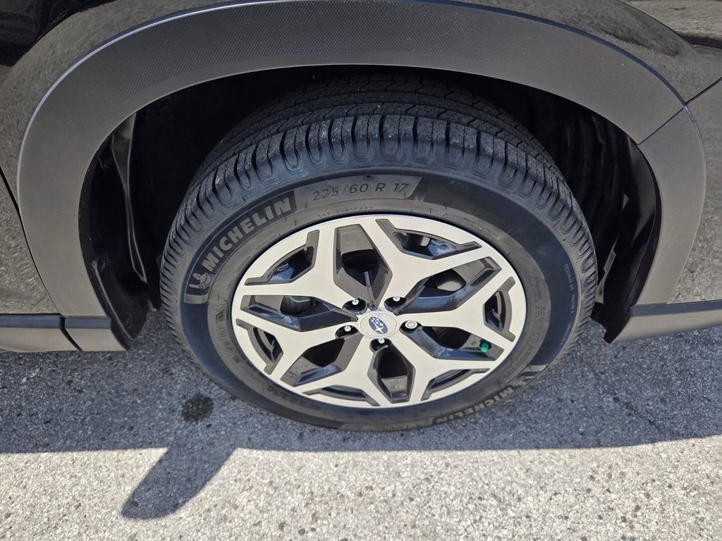 Used 2020 Subaru Forester Premium AWD/4WD image 18
