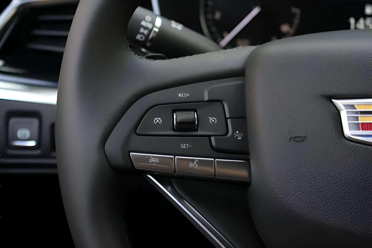 New 2025 Cadillac XT6 Luxury FWD image 19