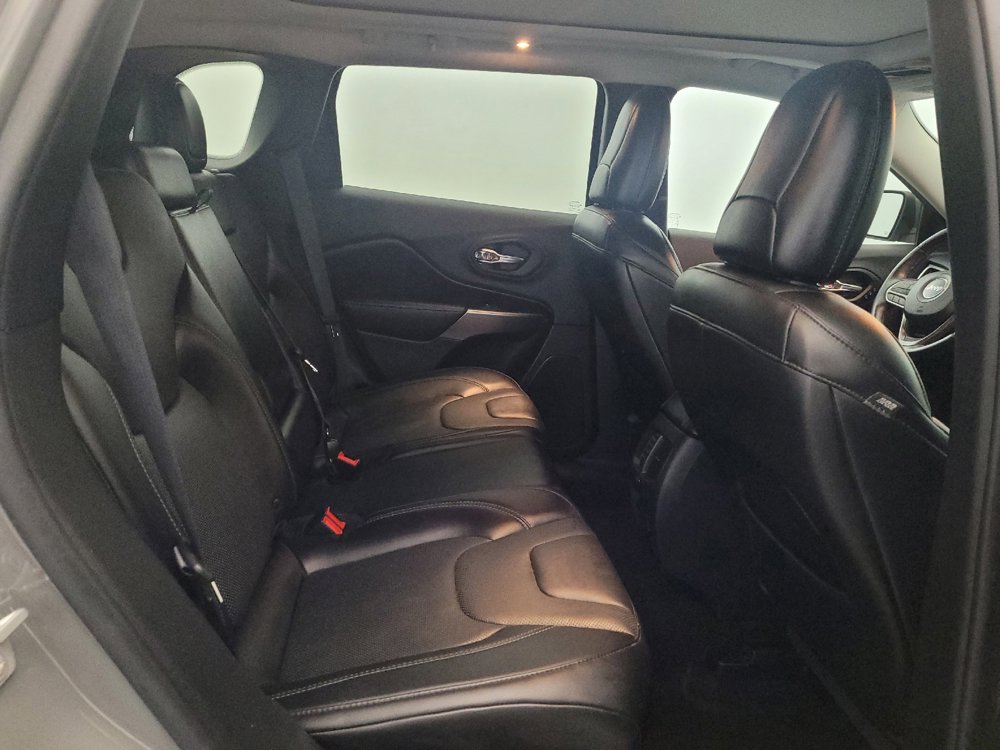 Used 2019 Jeep Cherokee Limited AWD/4WD image 19