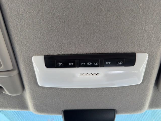 Certified 2025 Nissan Kicks Play S image 26