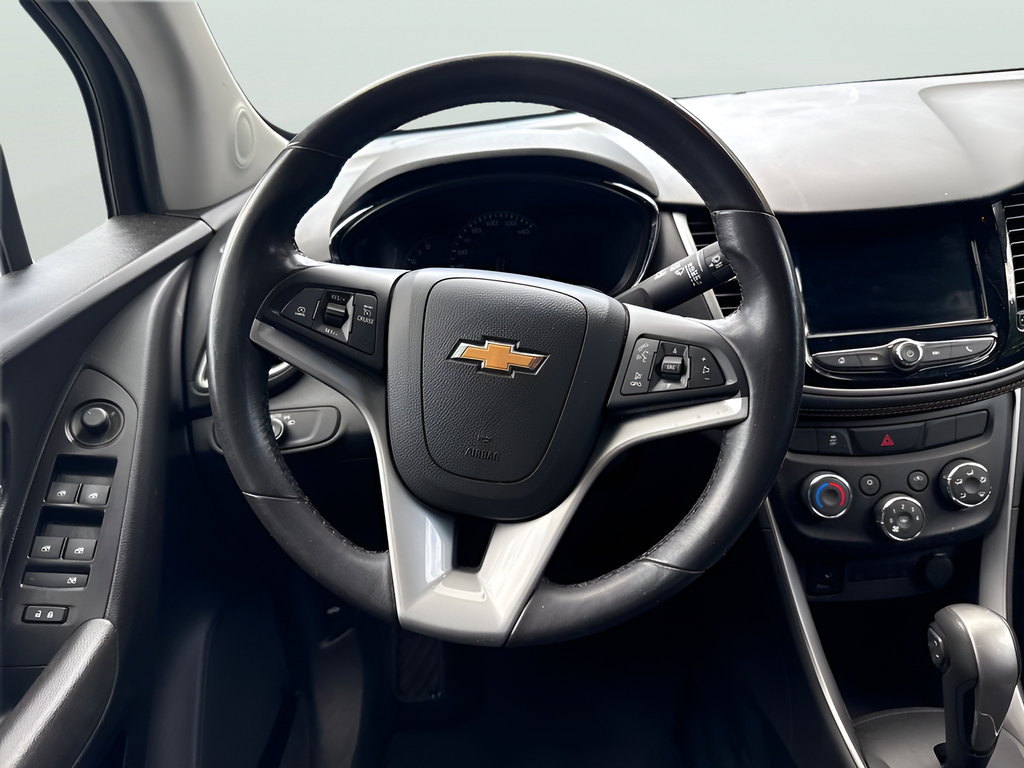 Used 2019 Chevrolet Trax LT w/ LT Convenience Package AWD/4WD image 22