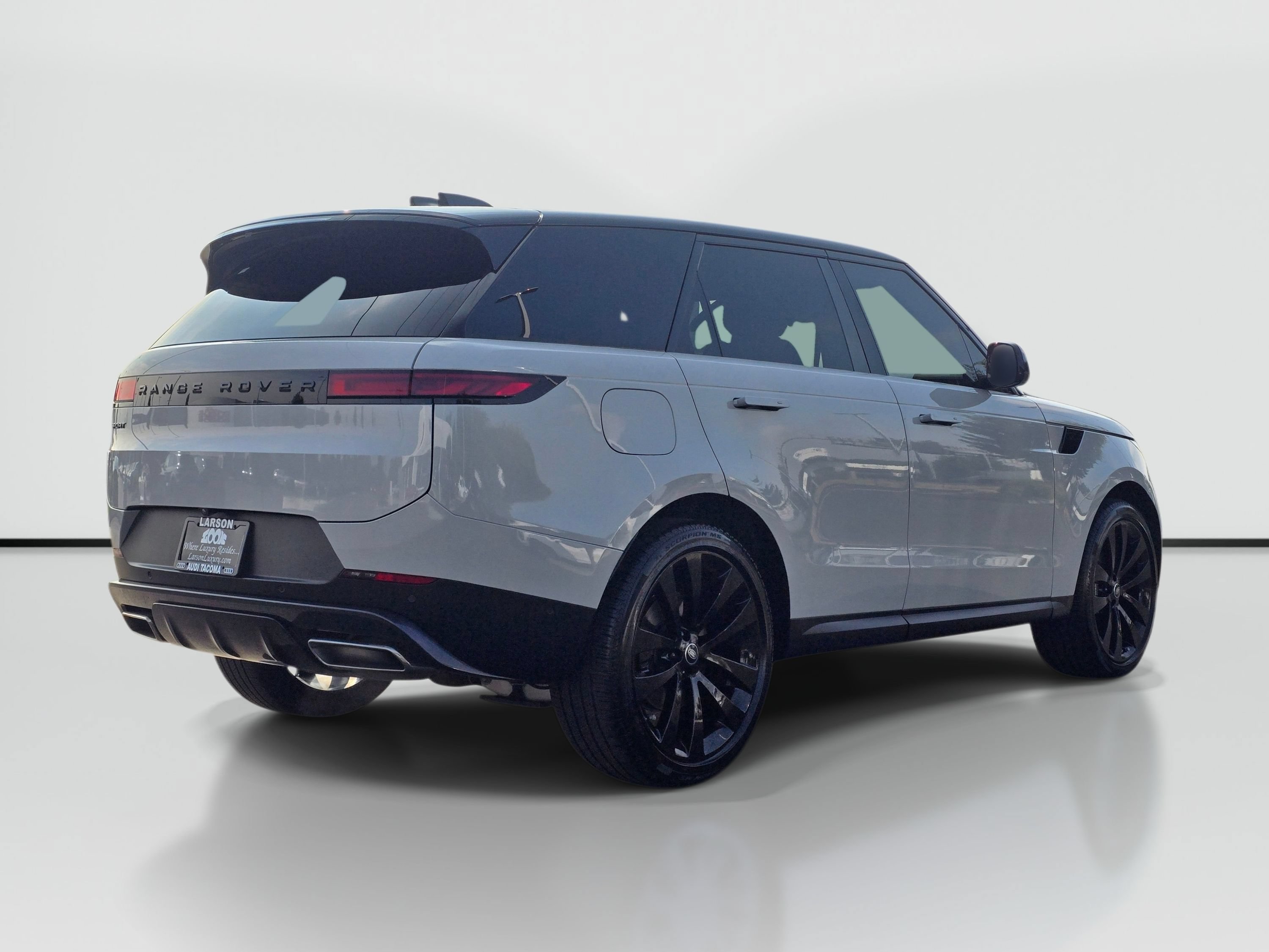 Used 2025 Land Rover Range Rover Sport SE AWD/4WD image 5