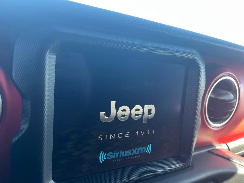 Used 2022 Jeep Wrangler Unlimited Rubicon w/ Steel Bumper Group image 25