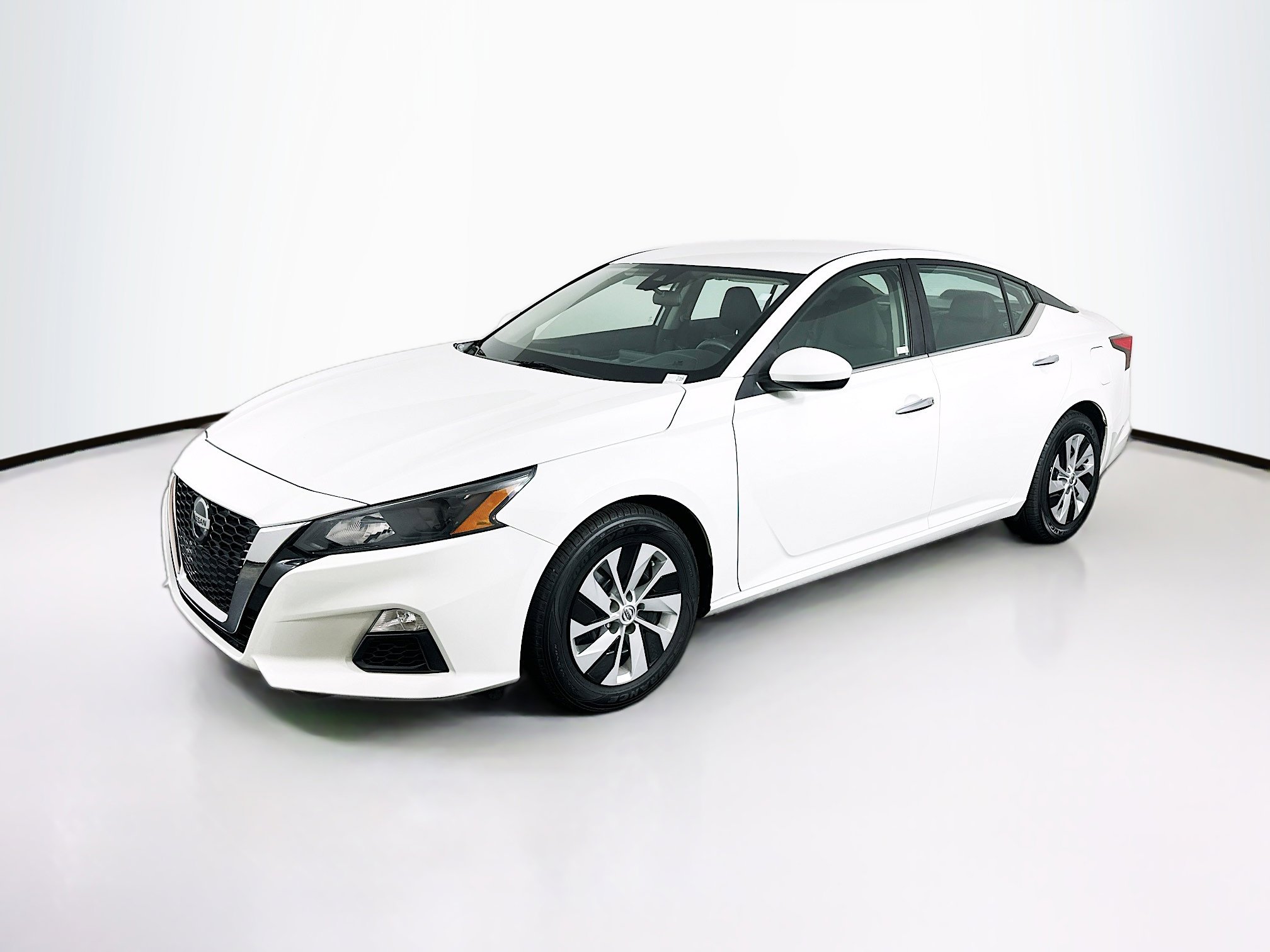 Used 2022 Nissan Altima 2.5 S FWD image 3