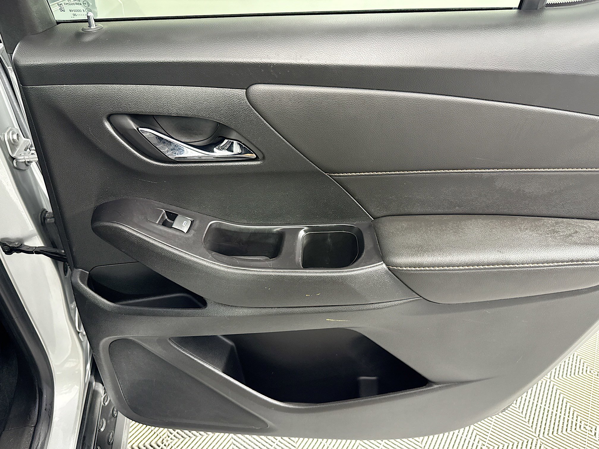 Used 2020 Chevrolet Traverse LS image 27