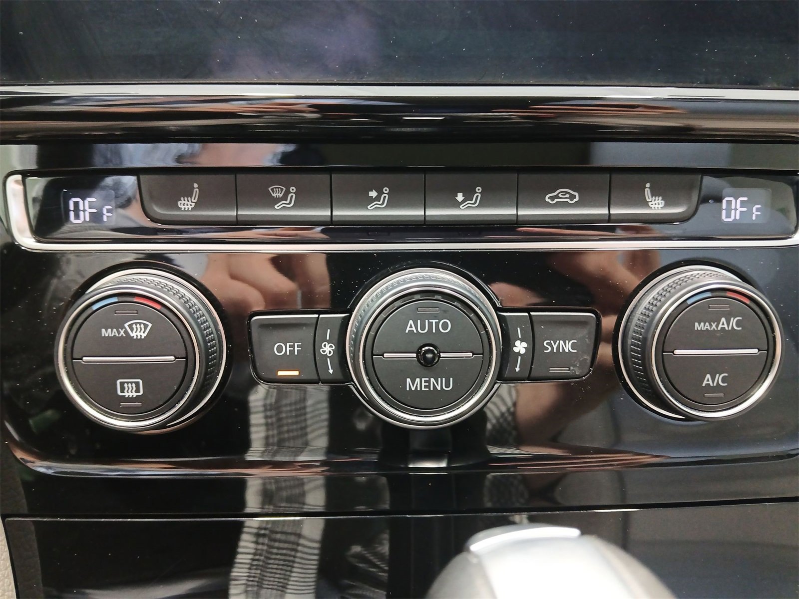 Used 2018 Volkswagen Golf SEL image 19