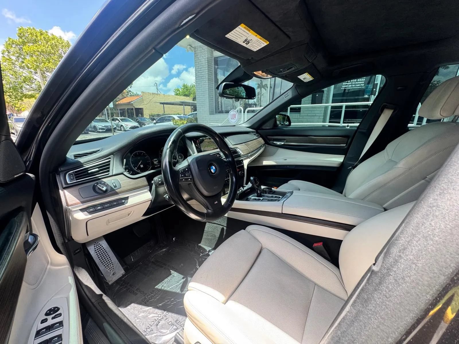 Used 2015 BMW 750i RWD image 16