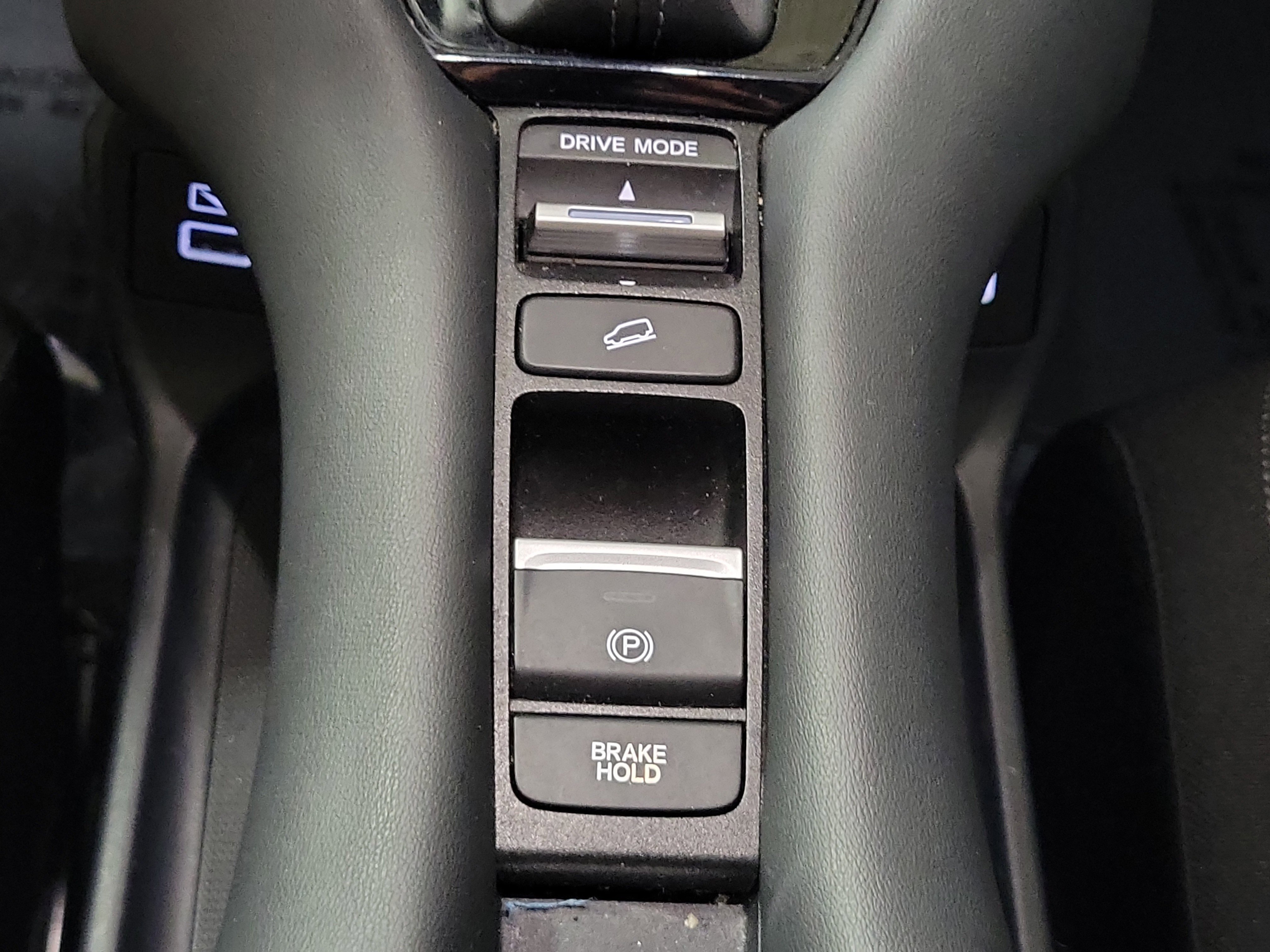 Certified 2023 Honda HR-V LX image 28