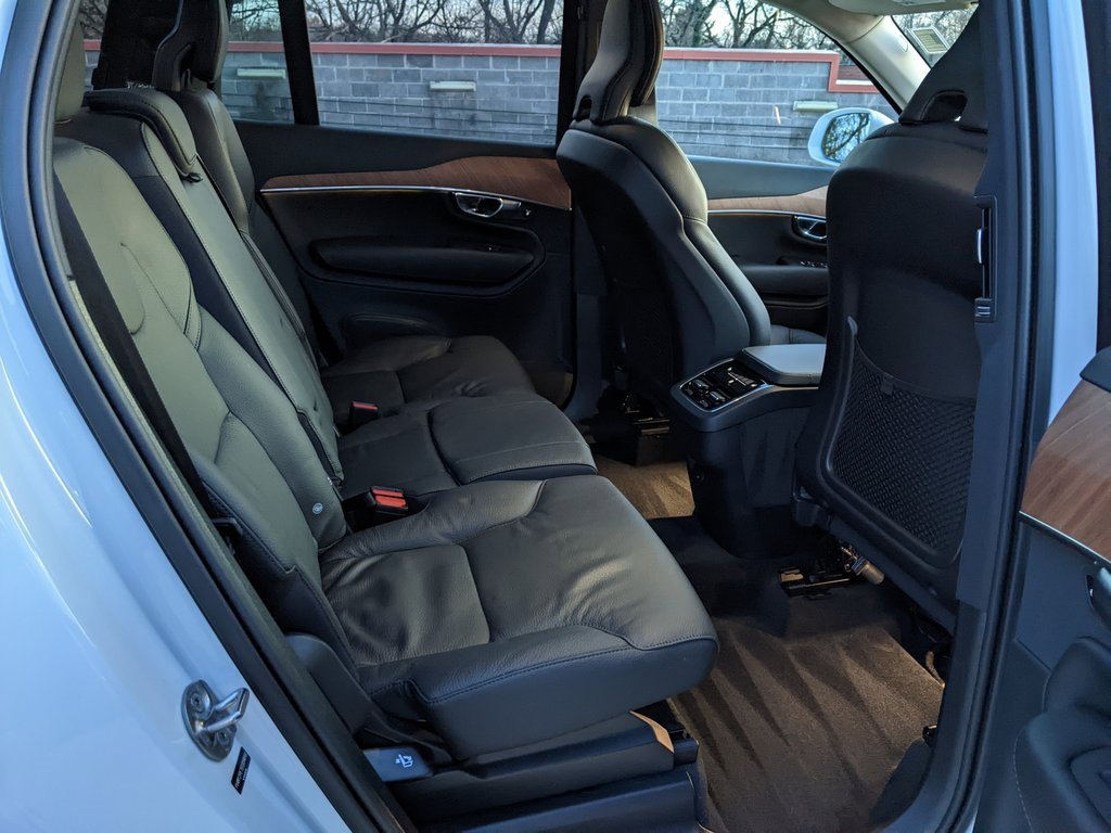 Certified 2025 Volvo XC90 B5 Plus image 25
